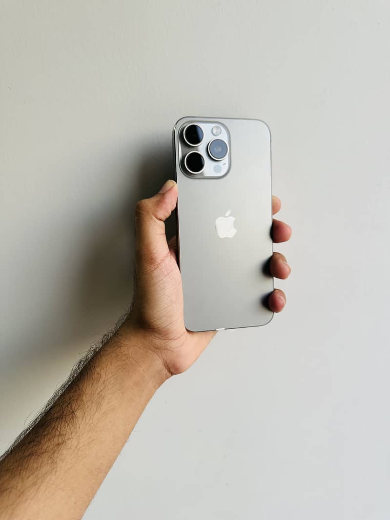 iPhone 15 pro max 2