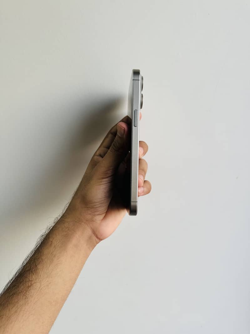 iPhone 15 pro max 3