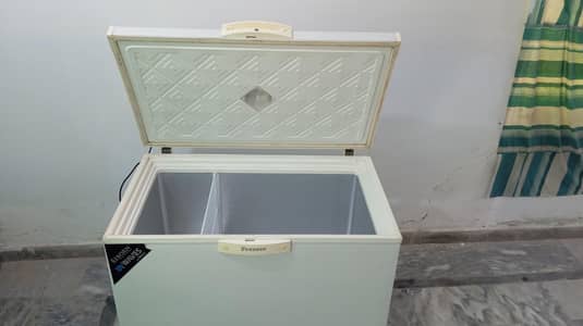 single door deepfreeze model wdf 313 good condition not a single work