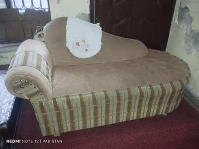 Dewan Home used neat and clean condition fix Price