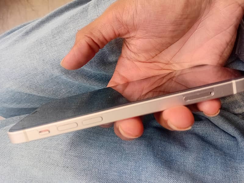 Apple iPhone 12 2