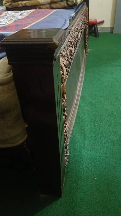 bed for sell with 1 side table