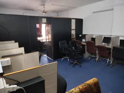 10 seats call center Shahrah Faisa near mizaaj restaurant 03368087342