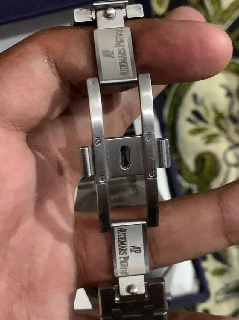 watch 1