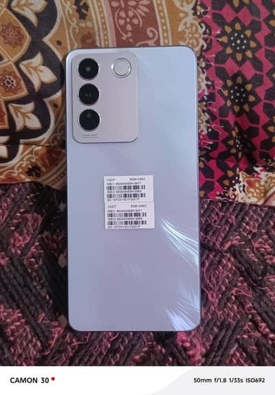VIVO V27E 8/256 10/10