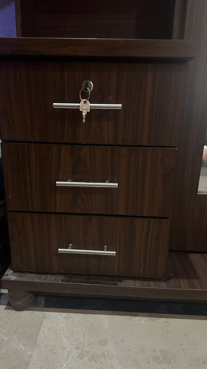 Dressing Table 3