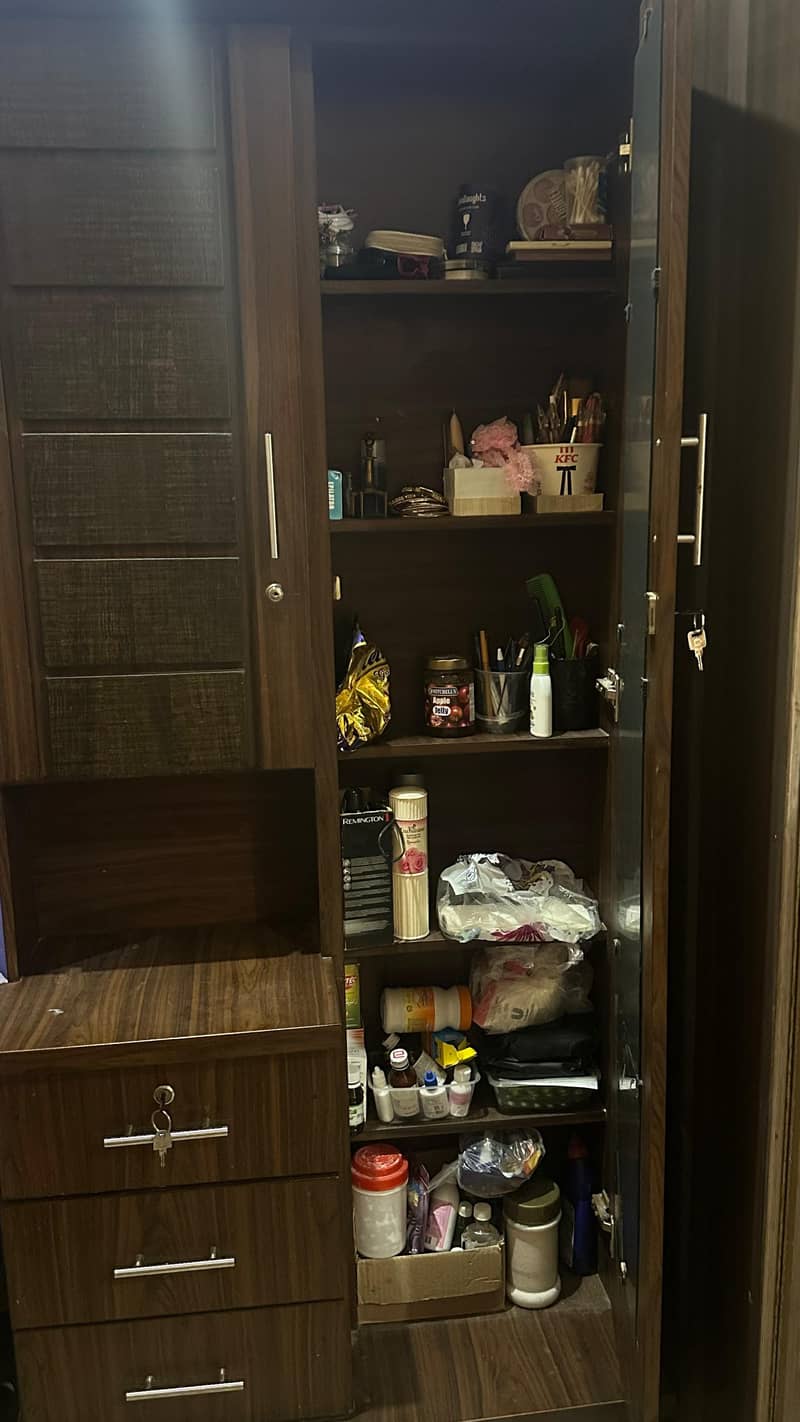 Dressing Table 4