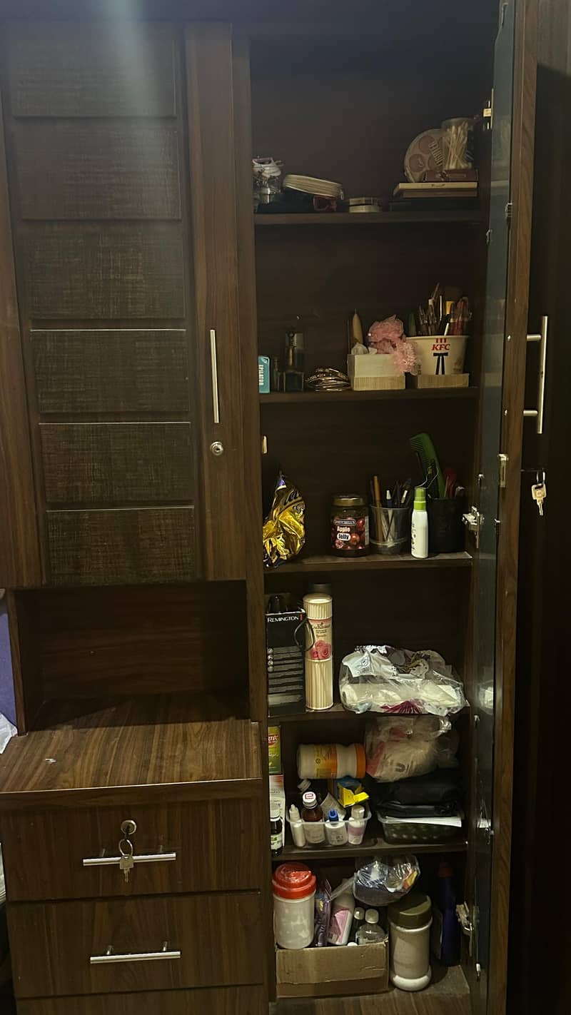 Dressing Table 6