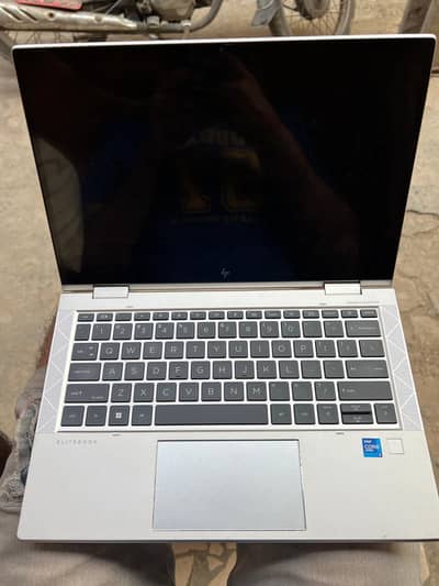 hp g8 830 i7 11th 32/512 x360 touch
