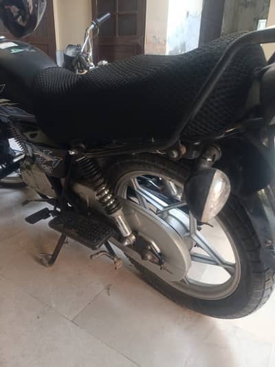 Suzuki GS 150 2019