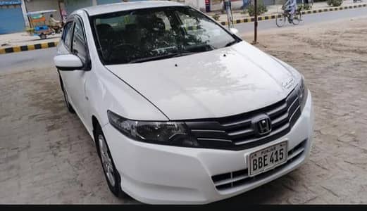 Allhumdulliah Honda city 2014 for sell only one piece spary