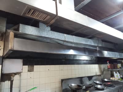 commercial hood restaurant with exhaust
