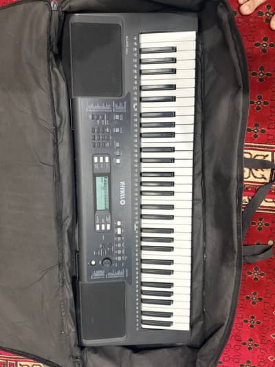 Yamaha Piano Keyboard