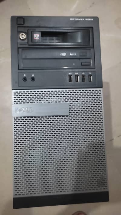 Dell opltiplex + dell monitor 19 inch combo i7 4790 16 GB ram