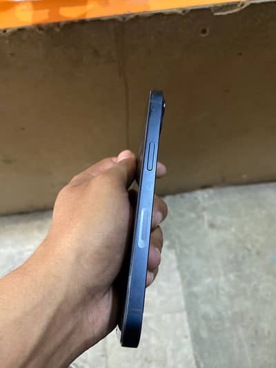 Iphone 13 128 gb all orignal with box and adopter