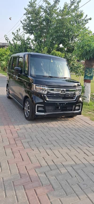 Honda N Box Custom 2023