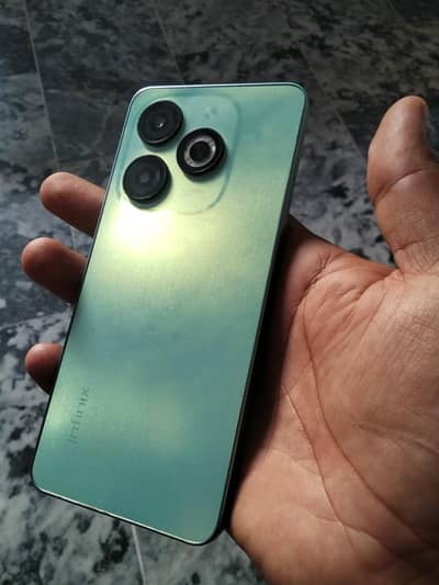Selling Infinix Smart 8