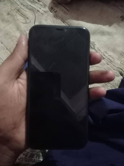 iphone 11 4 / 64 gb eargent sale