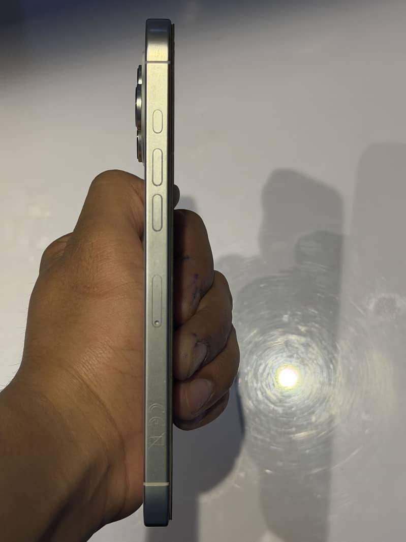 Iphone 16 pro max 1