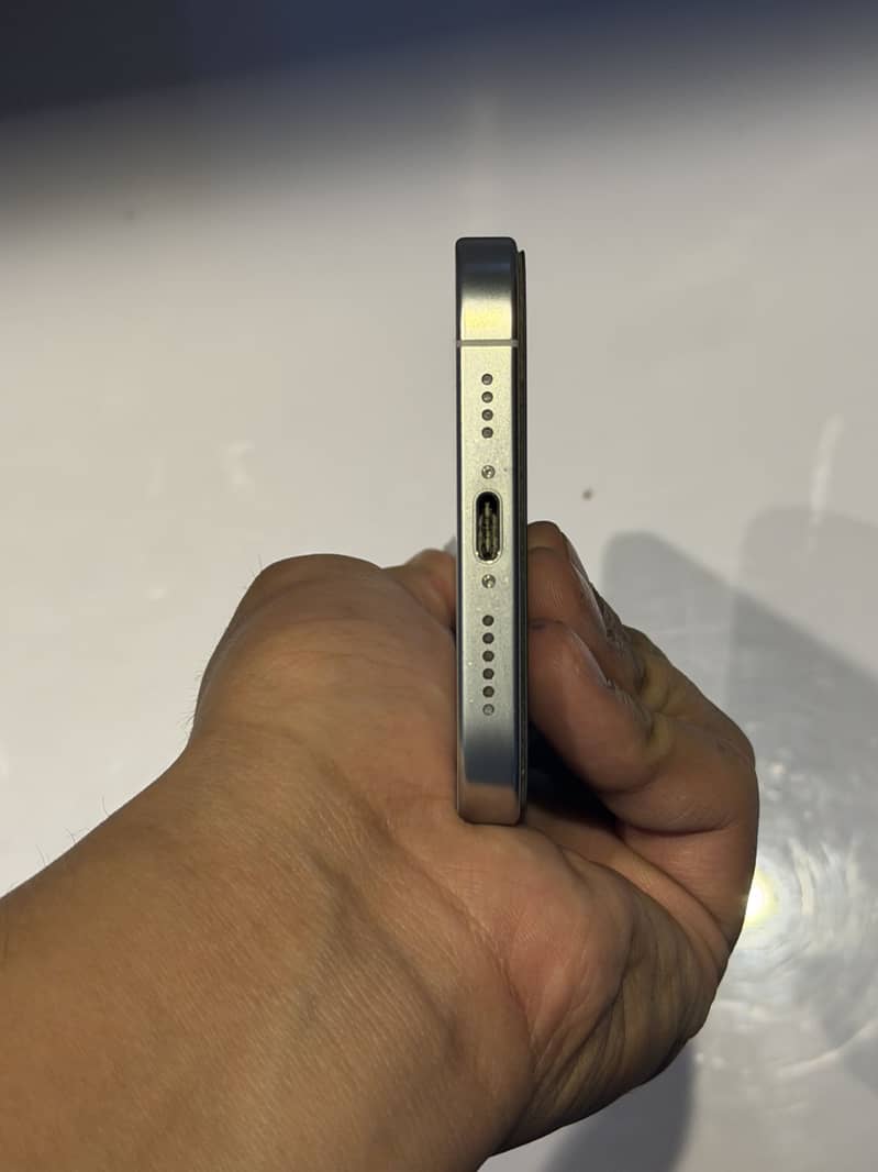 Iphone 16 pro max 3