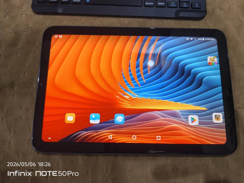 Tablet with Bluetooth keyboard 1