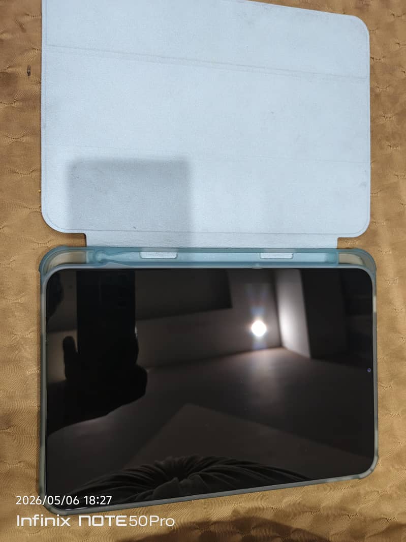 Tablet with Bluetooth keyboard 4