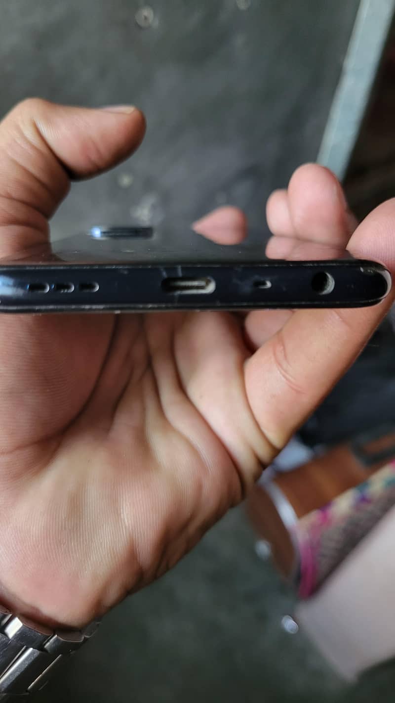 one plus n200 1