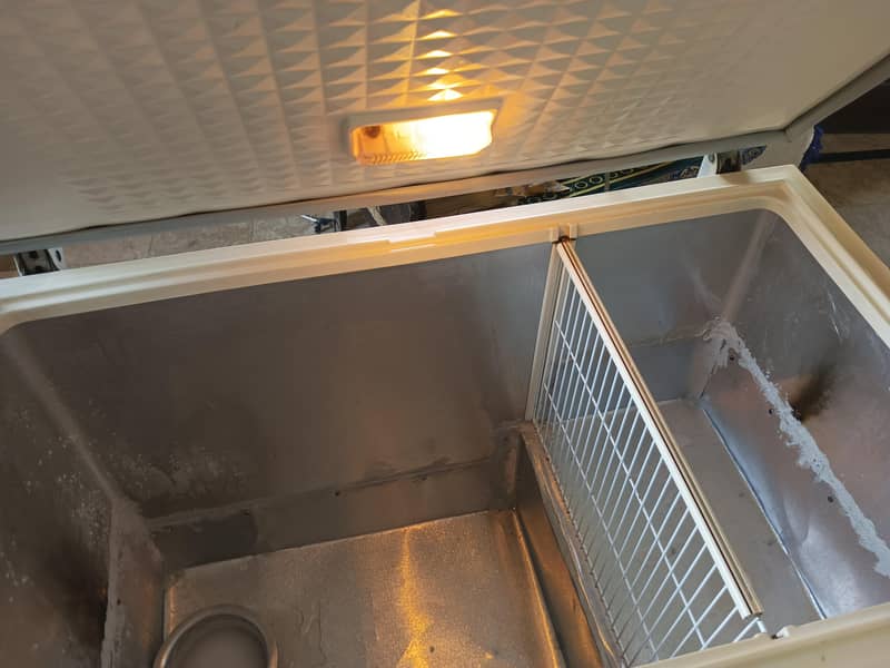Dawlance Deep Freezer 8