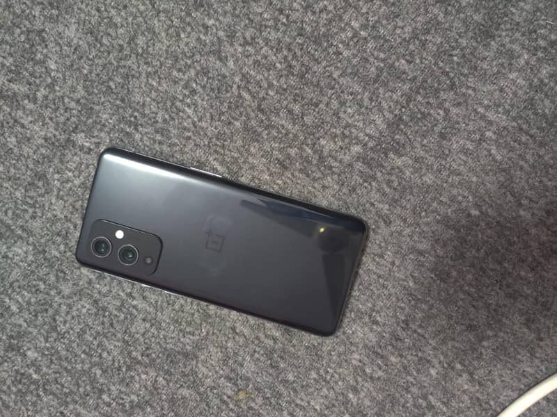OnePlus 9 5g condition 9/10 2