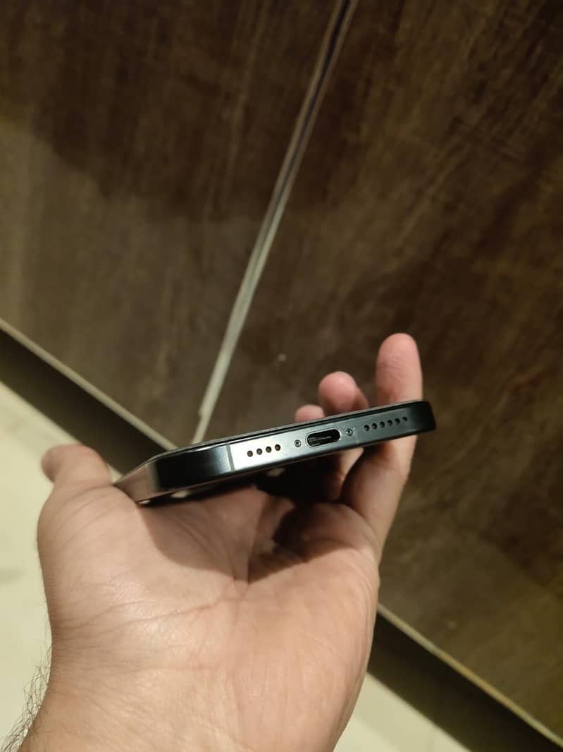 iphone 16 pro max 1