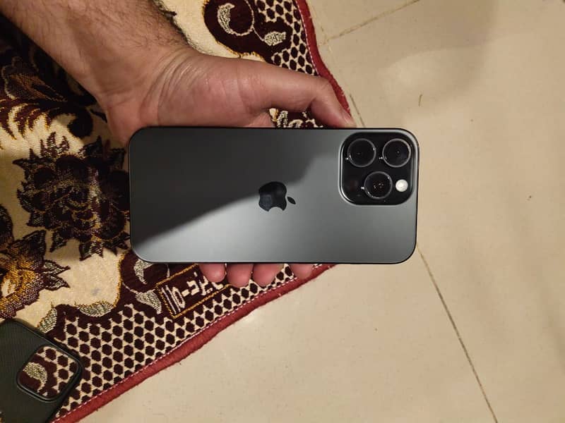iphone 16 pro max 2