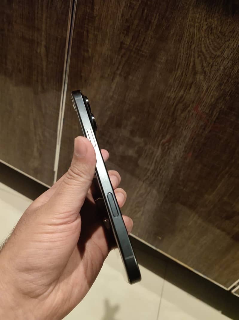 iphone 16 pro max 7