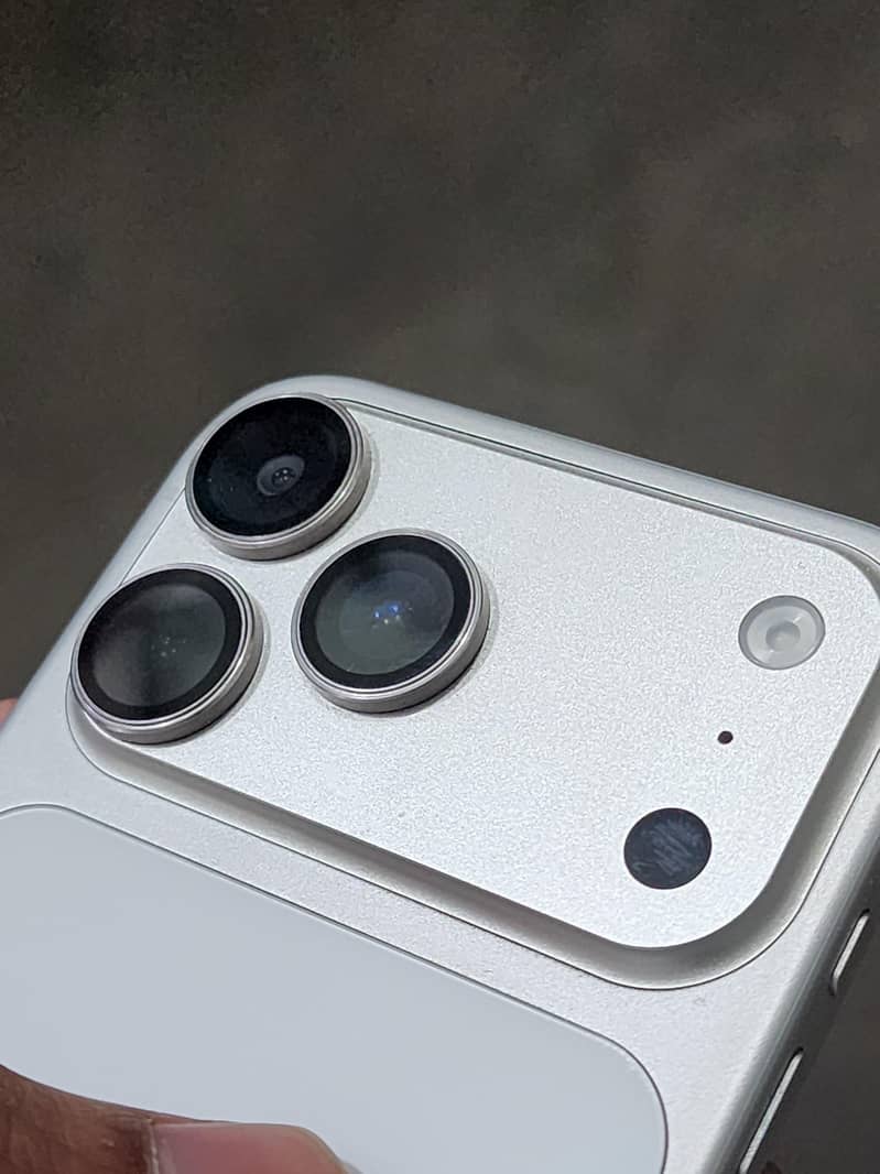iPhone 17pro max 5