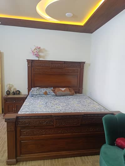 King Size bed (without mattress)