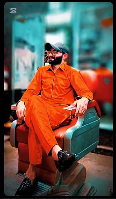 mujhy full time job ki zrorat hy