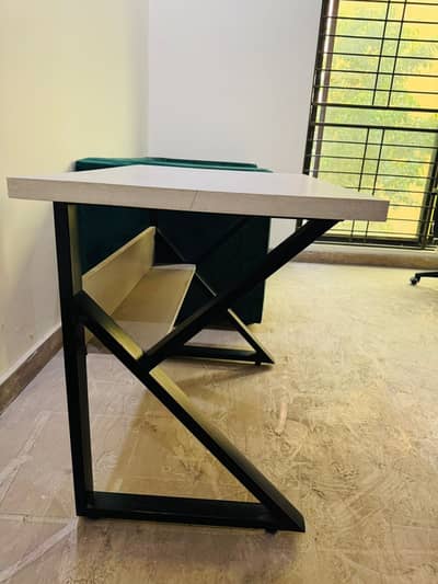 Office Tables for Sale – Computer, Executive & Large Center Tables