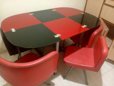 daing table and chairs