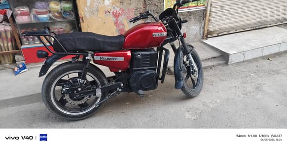 urgent sale antique bike like new velectra 180 se