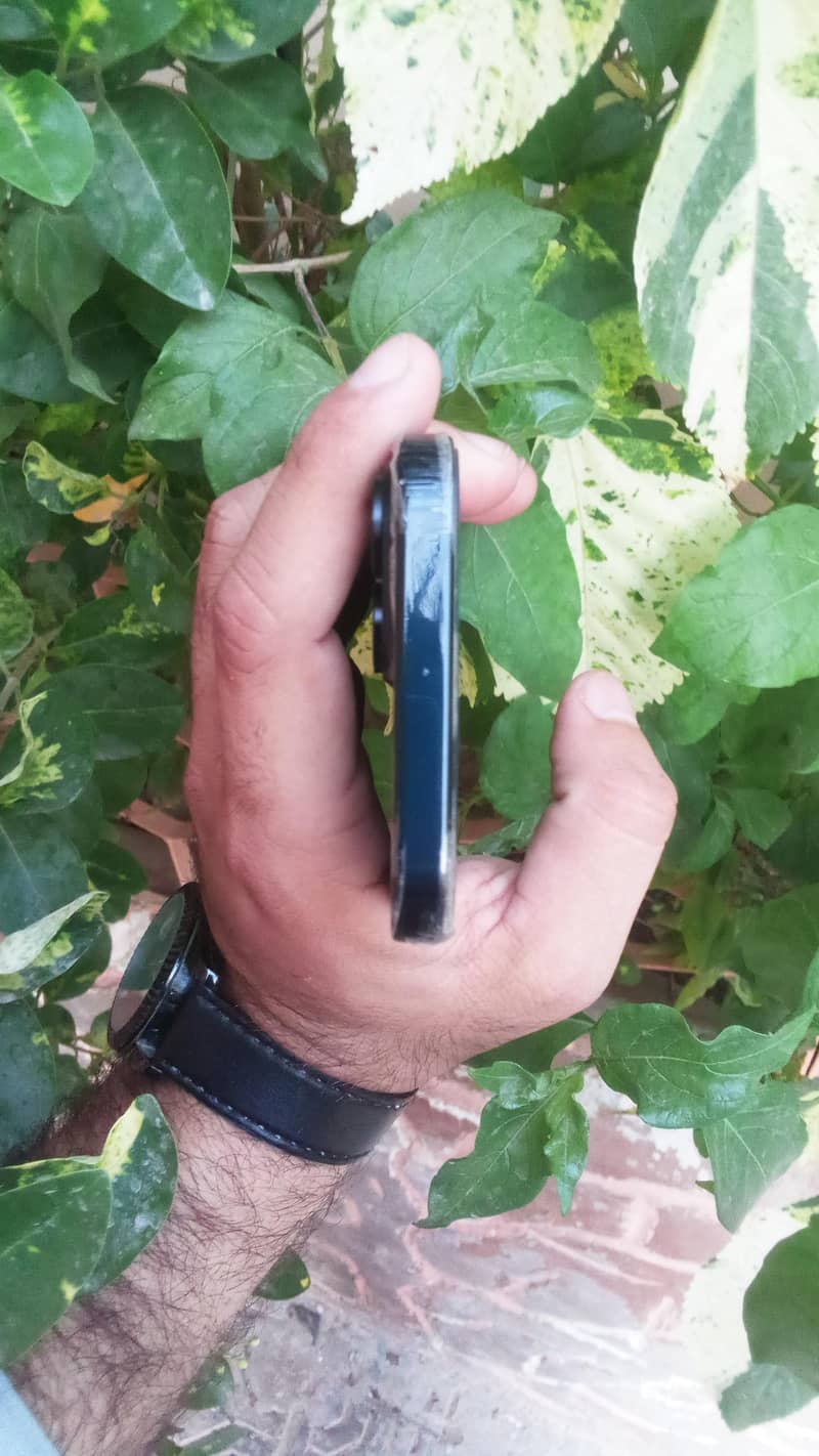 iPhone 15 3