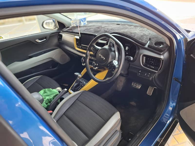 Kia stonic  2022 model automatic 7