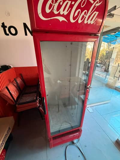 Commercial chiller refrigerator available for sale