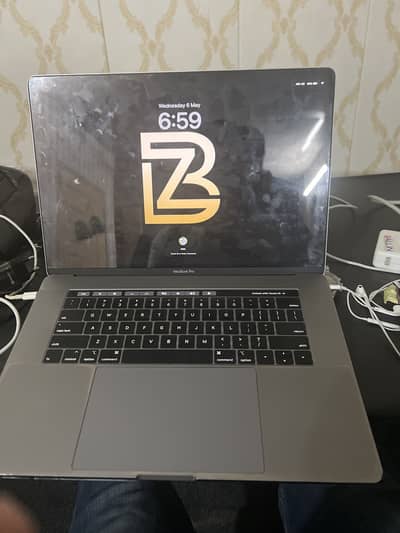 Mackbook pro 2019 15.5” brand new condition