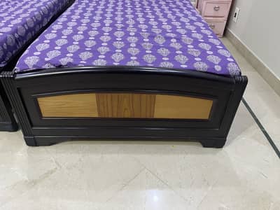 SINGLE BED WITH MATTRESS 2 WiTH DRESSING