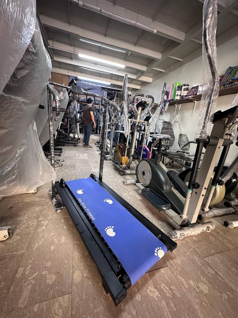 Exercise ( Manual 21 rollers treadmill) 2