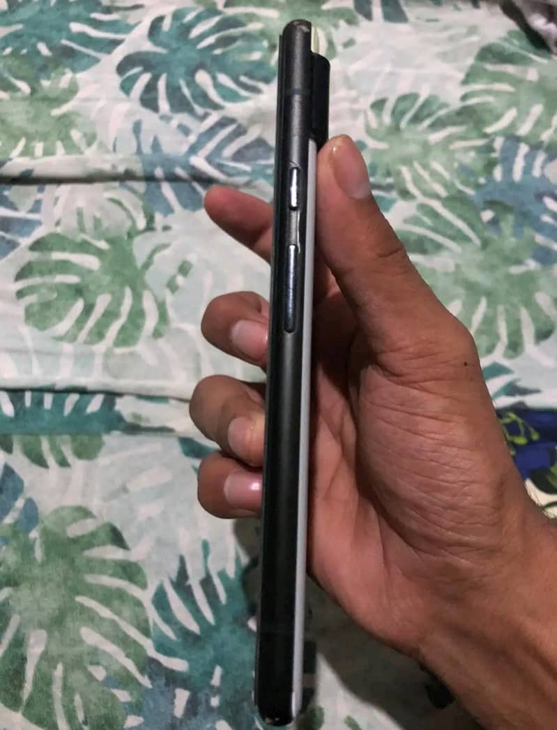 Google Pixel 6 4
