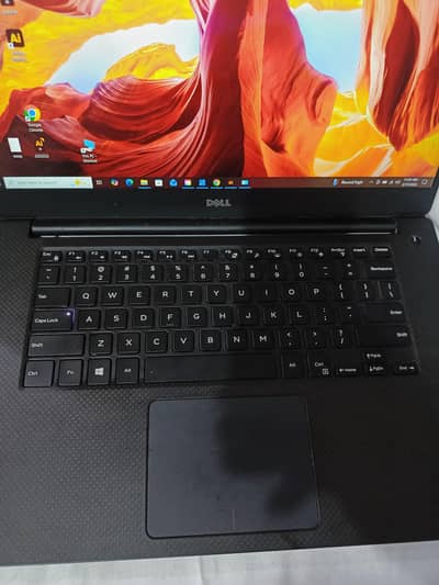 Processor: Core i5 (6th Generation)  16 GB Rem 256 GB SSD