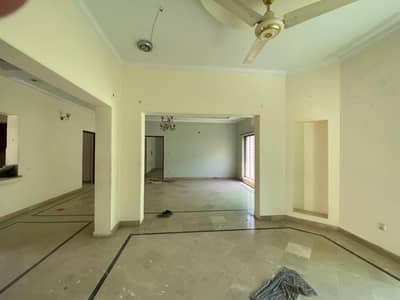 1 Kanal { Lower Lock } Upper Portion For Rent In DHA Phase 4