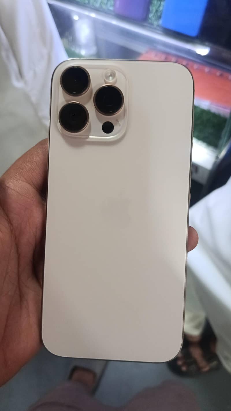 iPhone 16 proax 5
