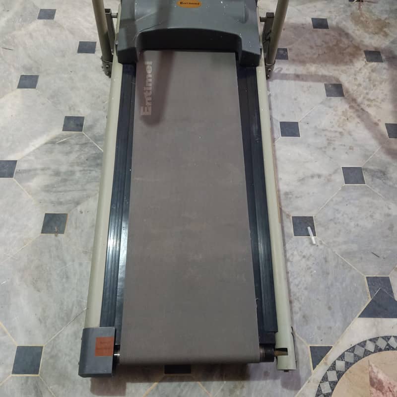 Running machine 5