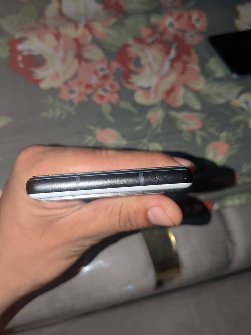 Google Pixel 6A 2